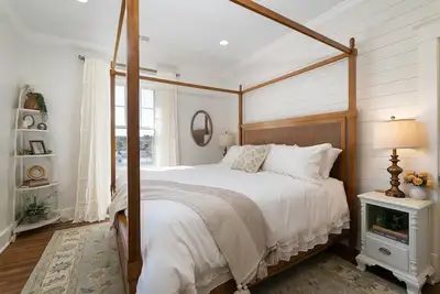 Image de The Potters House-Appartement-Salle de bain privée