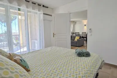 Image de Appartement climatisé, aperçu mer et terrasse.