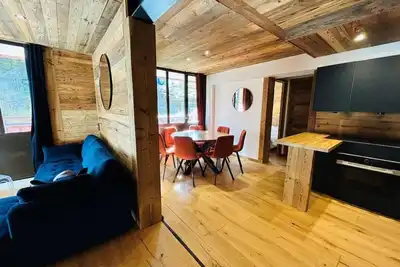 Image de À 10m des pistes de ski, 1er étage, balcon, télévision, casier à ski, 65m², Tignes