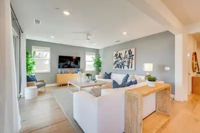 Image de Elegant & Spacious Retreat w/ Yard in Woodland!