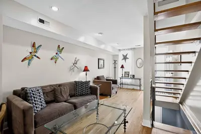Image de Charming 2-bedroom townhome in beautiful Baltimore with central Ac/Free internet