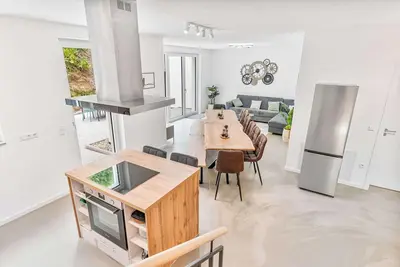 Image de LUMlFLATS: 4 Zimmer / E-Ladestation / Dachterrasse
