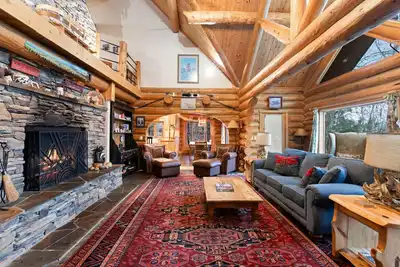 Image de Oden Bay Log Home - Lakefront Retreat with Hot Tub