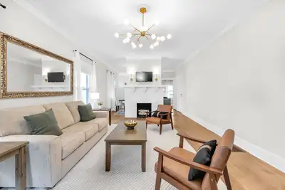 Image de MidTown Cozy Cottage 4-bedroom house in Indianapolis
