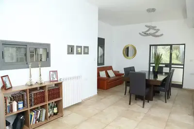 Image de Rehavia Amazing 3 bdrms balcony centrally located