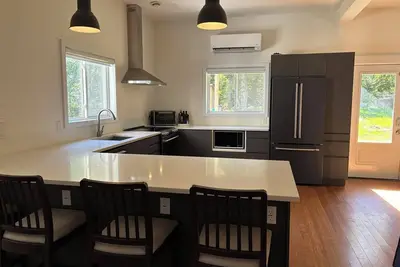 Image de Bay views, trails, beaches, fresh air & quality well water. Monthly Rentals!