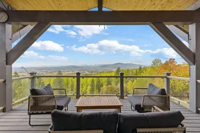 Image de Stunning Mountain Hideaway with Panoramic Views