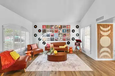 Bohemian Bliss Phx Pool home ~4br 7 beds