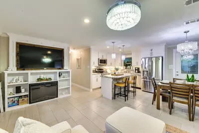 Image de Walk to Frisco Commons Park: Modern Home w/ Patio