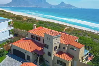 Image de Exclusive Beachfront Tuscan Villa – Luxury, Sunset Beach, windsurfing, kitsurfing