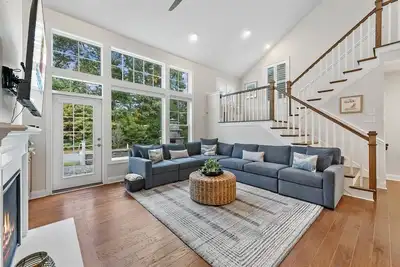 Image de Sleeps 12_5BR_FirePit+Pool_Linens Included