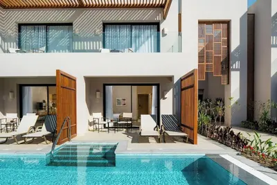 Image de Seaside Paradise w/ Pools, All-Inclusive Dining & Coral Reef Exploration