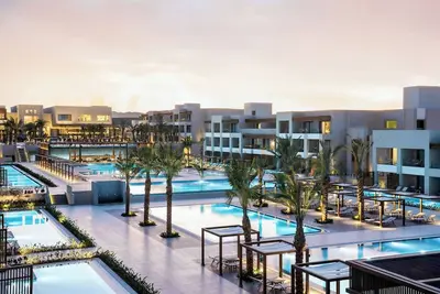 Image de Relax by Crystal Waters in a Bright & 3 Garden View Rooms + Pool & Spa Access