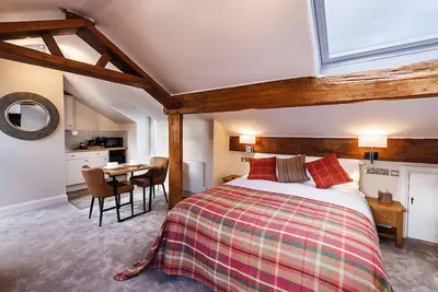 Image de Located in the heart of Glossop in the High Peak, Westwood Boutique Aparthotel combines comfort with convenience. Set against the breath-taking backdrop of the Peak District.
