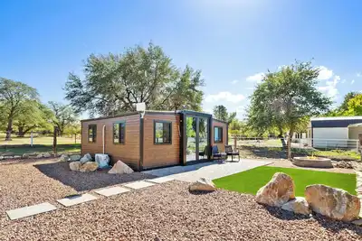 Image de Zebra Ranch - 2-Br Tiny Home Amazing Experience, Prescott -Mtn View• Trails•Brbq• Pck Bal