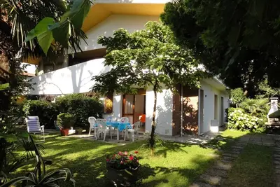 Image de Villa mitoyenne avec cheminée extérieure