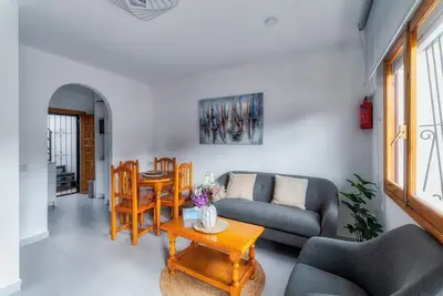 Image de Modern sunny 2-bedroom townhome in Los Nareijos with Ac/heating