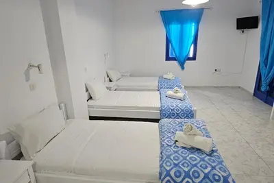 Image de Chambre 'Economy Quadruple Room 1' avec vue montagne, balcon et climatisation