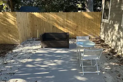 Image de Cozy Couples Retreat | 10 Min to Beach & Downtown