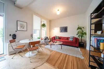 Image de Warren St Apt with Sunny Terrace in Center of Town