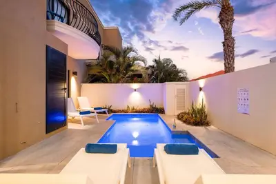 Image de Charming Villa w/ Serene Pool - Modern Gym