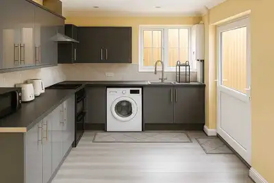 Image de Nayla House – Cozy 4br with Garden & Parking