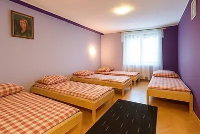 Image de Bizar Hostel in Izabelin-Dziekanówek