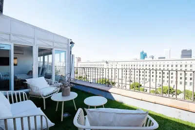 Image de Penthouse 6 people terrace Castellana Bernabeu