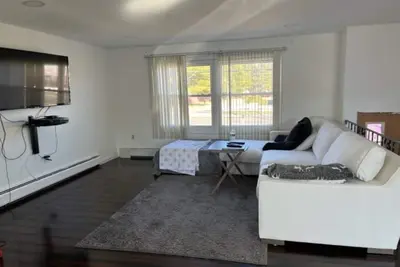 Renting out main section 3BRs and 2BAs near beach