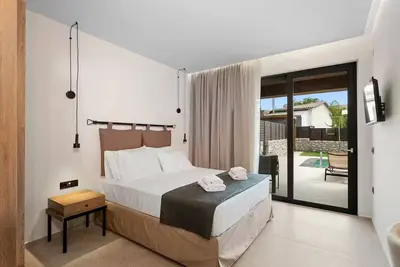 Image de Suite Iris with pool and garden next to Heraklion by Kalles Homes & Suites