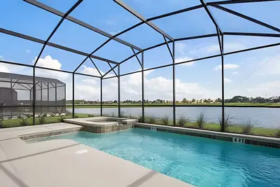 Image de 6br Pool Home w/ Mickey + Avengers – Storey Lake