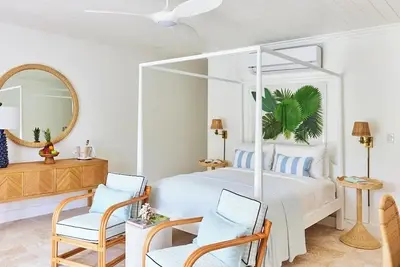 Image de Expansive Garden Suite with Private Veranda & Peaceful Island Garden Views