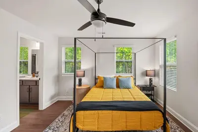 Image de B-Contemporary Columbia Duplex| Near Usc & Main St