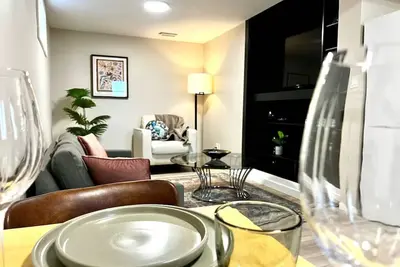 Image de Clean & Bright Southside  Lower Suite