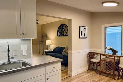 Image de The Crooked Cottage! 1 Bed, 1 Bath - Entire House
