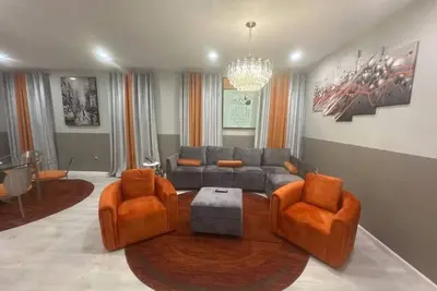 Image de 3 Large Bedrooms | Luxe Artistic | Art Vibe