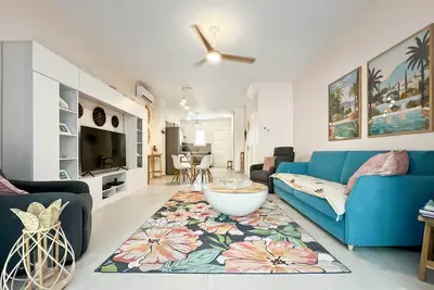 Image de La Maison Rose, 2 chambres derrière la plage d'Orient Bay