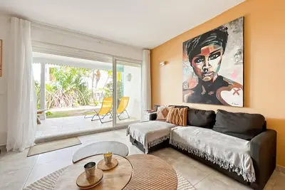 Image de Palm Tree, appartement 2 chambres avec piscine à Orient Bay