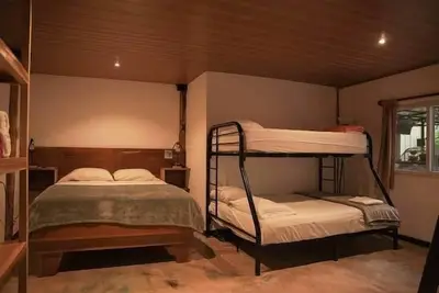 Image de 3 bed, Private Bathroom (Room: Beach Break)