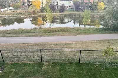 Image de Canal view Luxury  modern legal walkout suite near airport