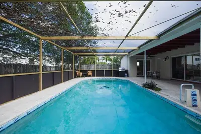 Image de 4-bedroom house in delightful Hollywood with Pool