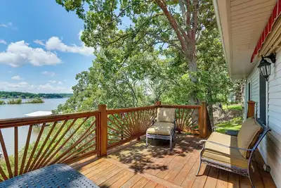 Image de Ozarks Waterfront Home w/ Dock & Marina Access