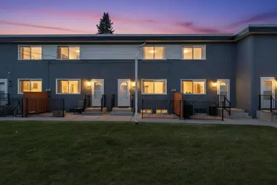 Image de Cozy 2-Bedroom Townhome Getaway | near Downtown!