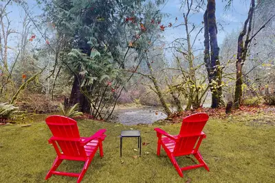 Image de Serene, riverfront cabin w/deck, gas grill, wood stove - private river view