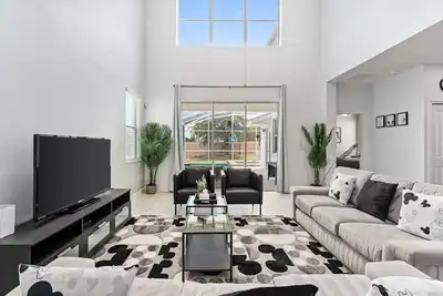 Image de Spacious private luxury Villa 5 bed/5bath, private south facing pool!