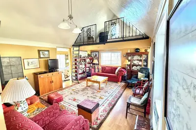 Image de Charming 1-bedroom house in Plush