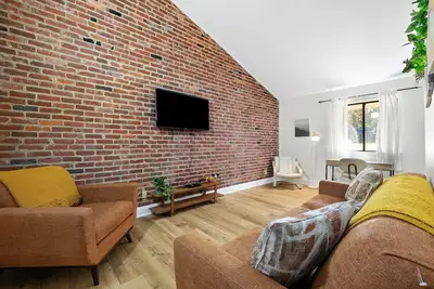 Image de 2bd/2bath, Fenced-in backyard. Close to Nc State and North Hills