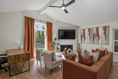 Image de Modern5BR/3, 5b Home with Garage & Basement. Great for Professionals or Families.