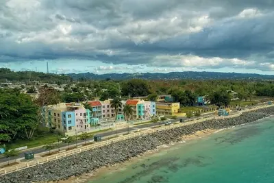Image de Oceanfront Paradise: Private Balcony, Stunning Views & Steps to the Beach!