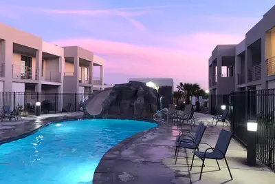 Image de 4br, 3. 5b, Pool, Water Slide, Hot Tub, Ps5, Playground, Pickleball